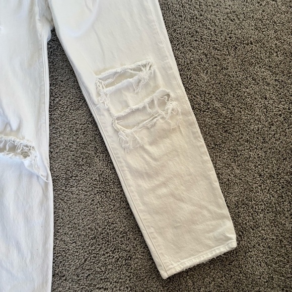 Abercrombie & Fitch The Boyfriend Mid Rise White Distressed Jeans Size 28/6 - Picture 4 of 8